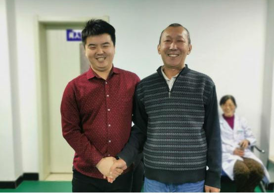 1607508834737865.jpg 赛后彼此握手拥抱5.jpg