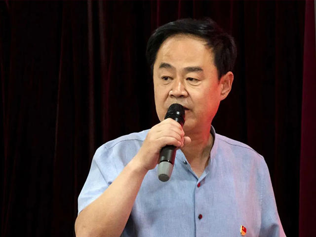 1657080374884873.jpg 党委副书记贾煜同志宣读表彰决定.jpg