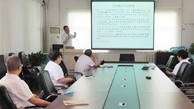 秀人网
雷晋教授开展细菌耐药和抗菌药物 合理应用专题讲座