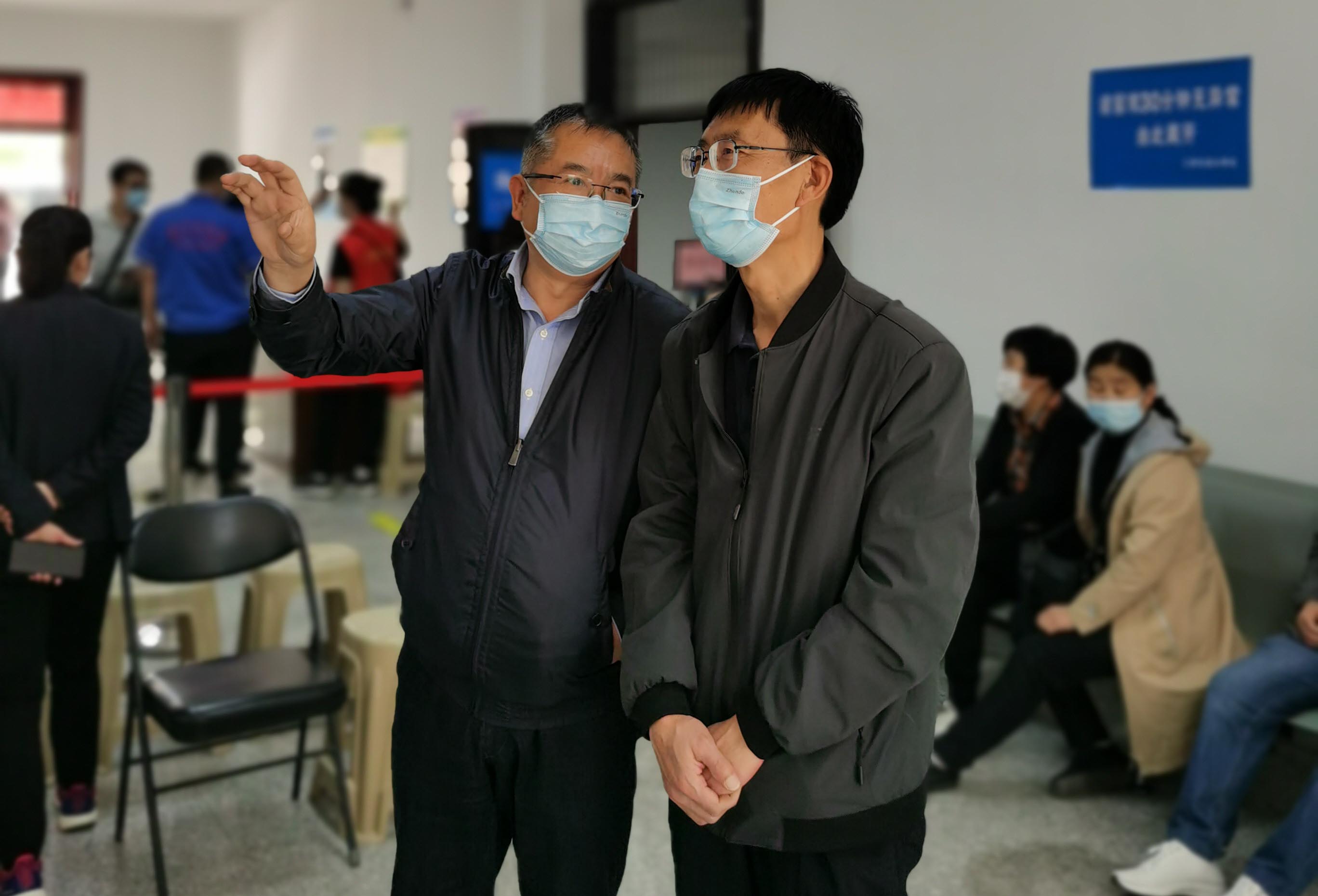 「医院动态」秀人网
院领导走入新冠疫苗接种点 「医院动态」秀人网
院领导走入新冠疫苗接种点