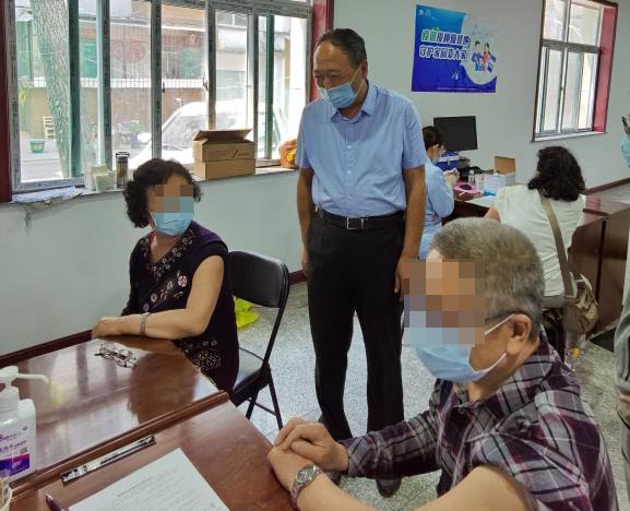 「医院动态」秀人网
院领导走入新冠疫苗接种点 「医院动态」秀人网
院领导走入新冠疫苗接种点