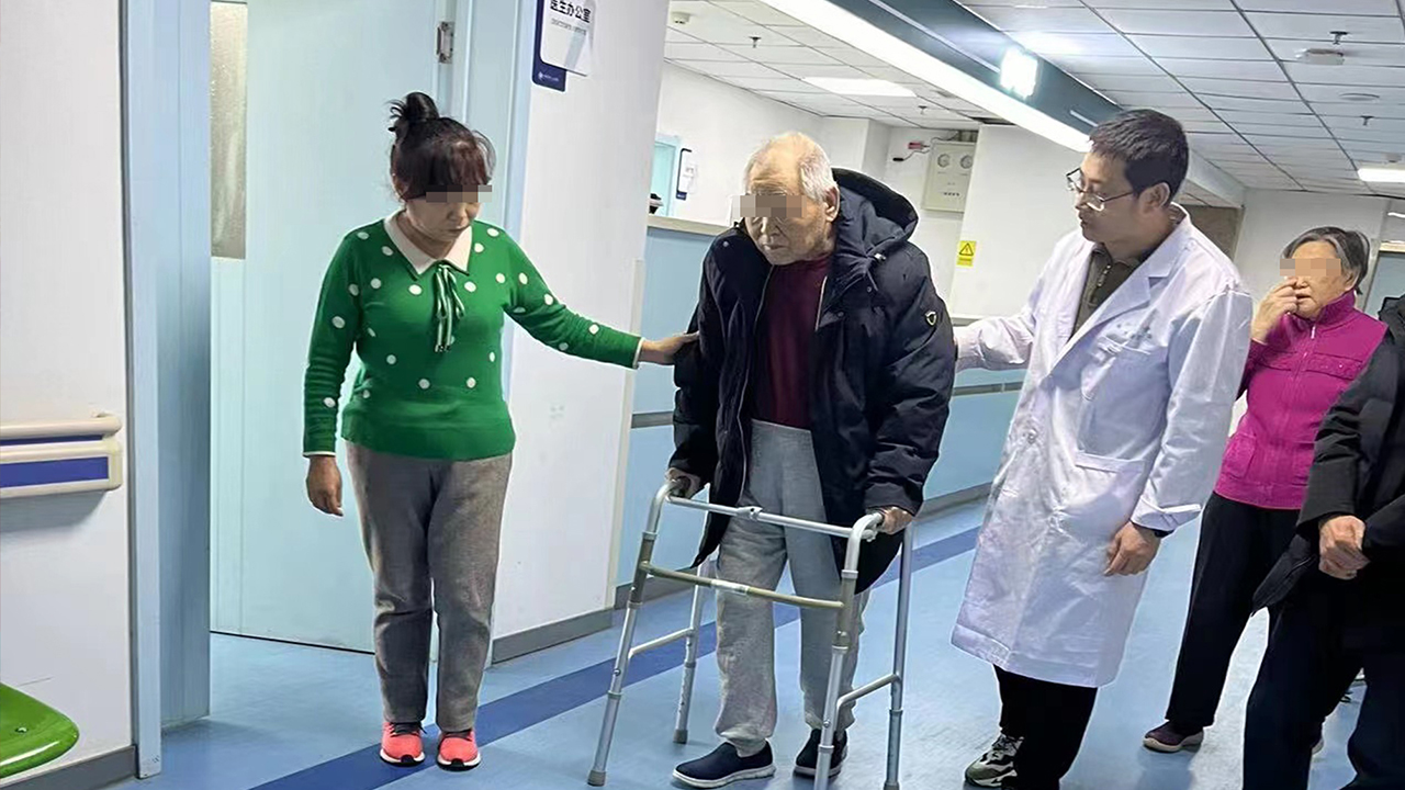 秀人网
骨科：用心服务，温暖你我