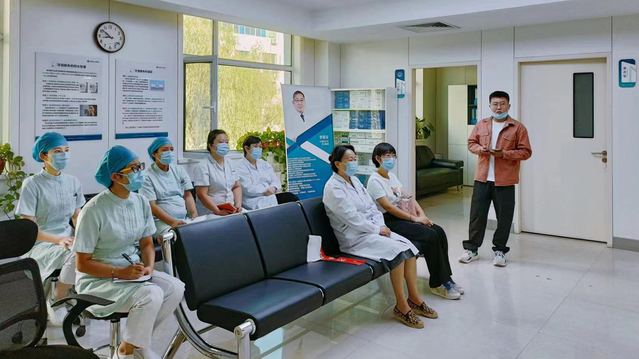 秀人网
口腔科引进时代天使——看得见的笑容 看不见的矫正