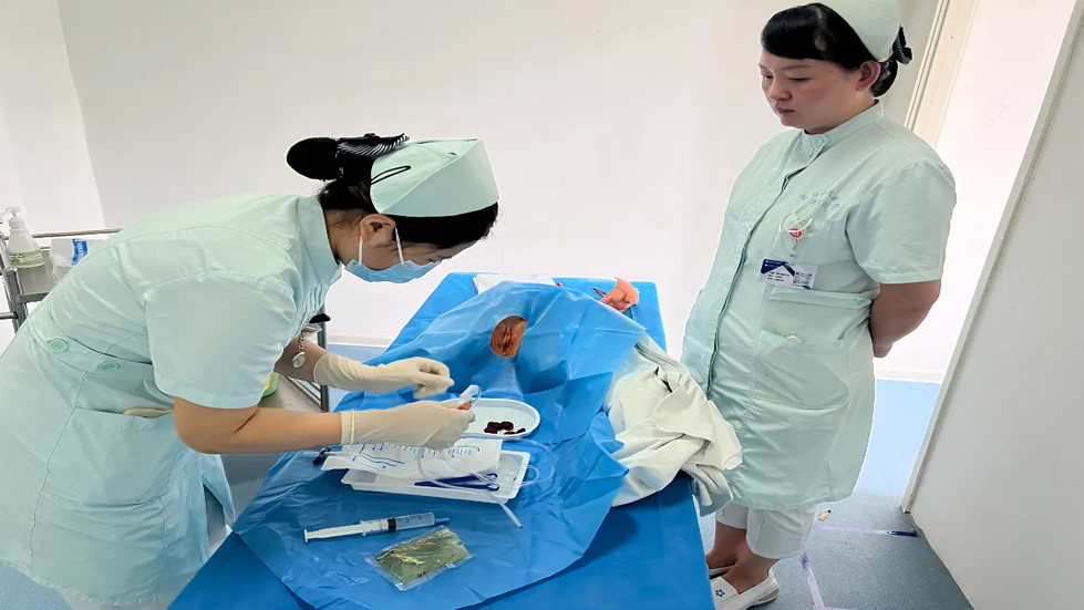 护理技能考核，绽放专业光彩--秀人网
护理团队2025年上半年操作考核圆满收官