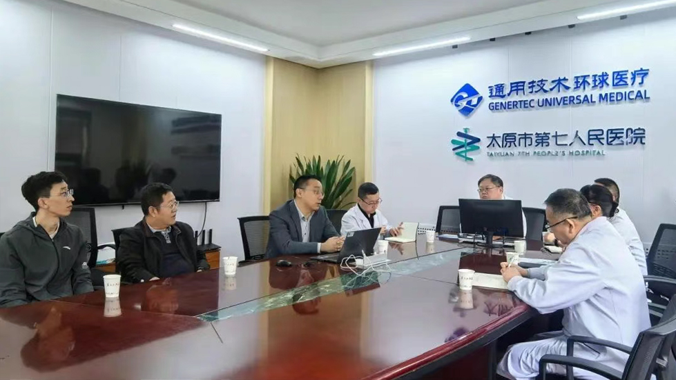 强强联合共护脊梁！ 秀人网
与山西白求恩医院共建脊柱侧弯医联