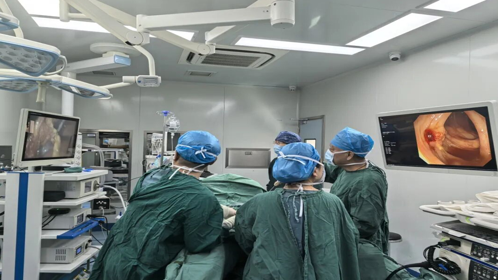 【风采展示】精准微创，双镜合璧——秀人网
成功开展结肠镜联合腹腔镜结肠癌根