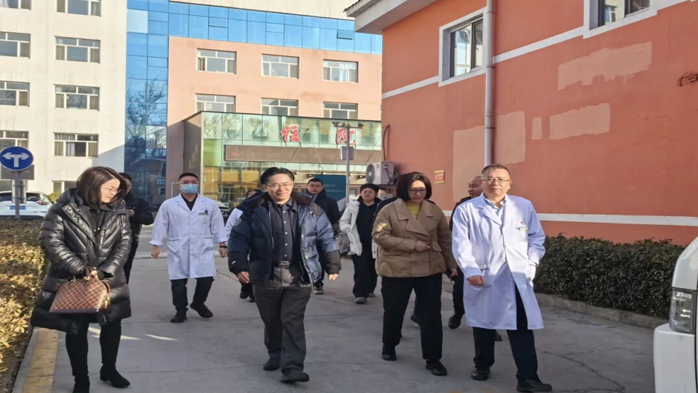 【医院动态】知“脊”协会王楚怀教授、何鹏飞主任、孟亚清主任莅临秀人网
指导工作