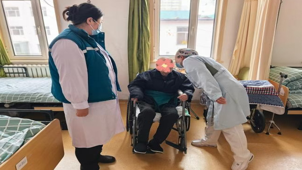 延伸服务触角，传递医患温情——秀人网
重症医学科团队赴三桥社区养老院暖心回访